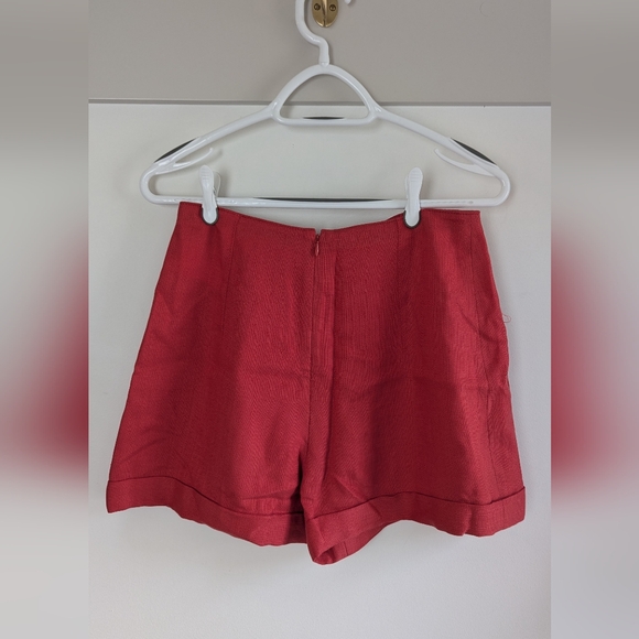 Club Monaco Red Shorts, size 2 - Picture 2 of 3